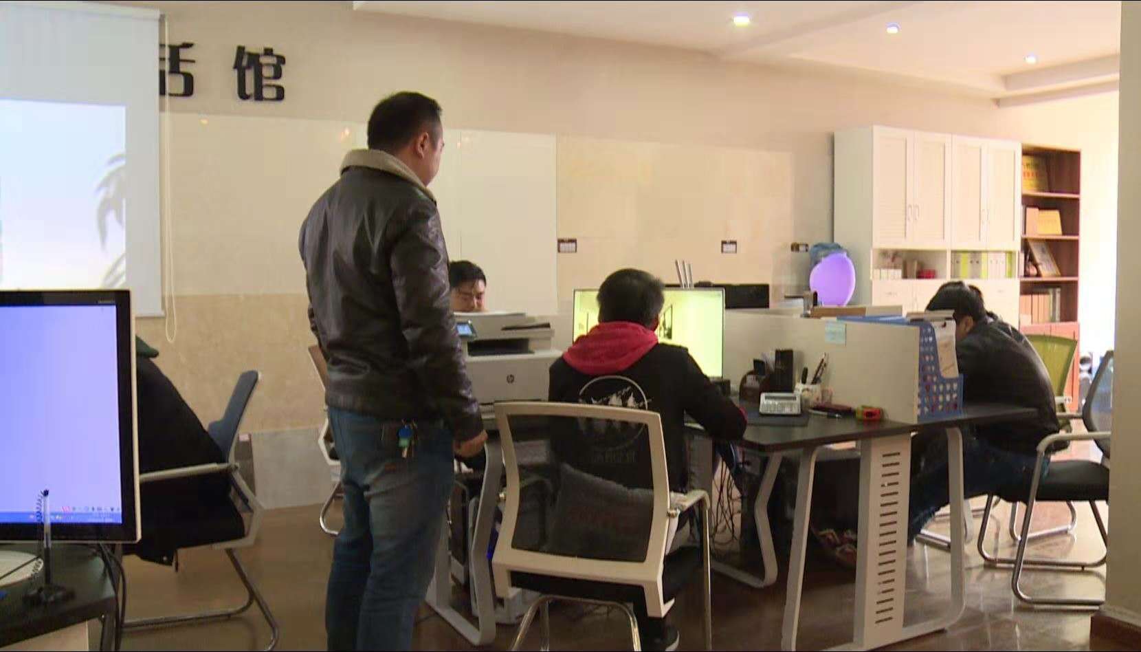 cdad2fa5101442368edf4eba8ec460be.jpg