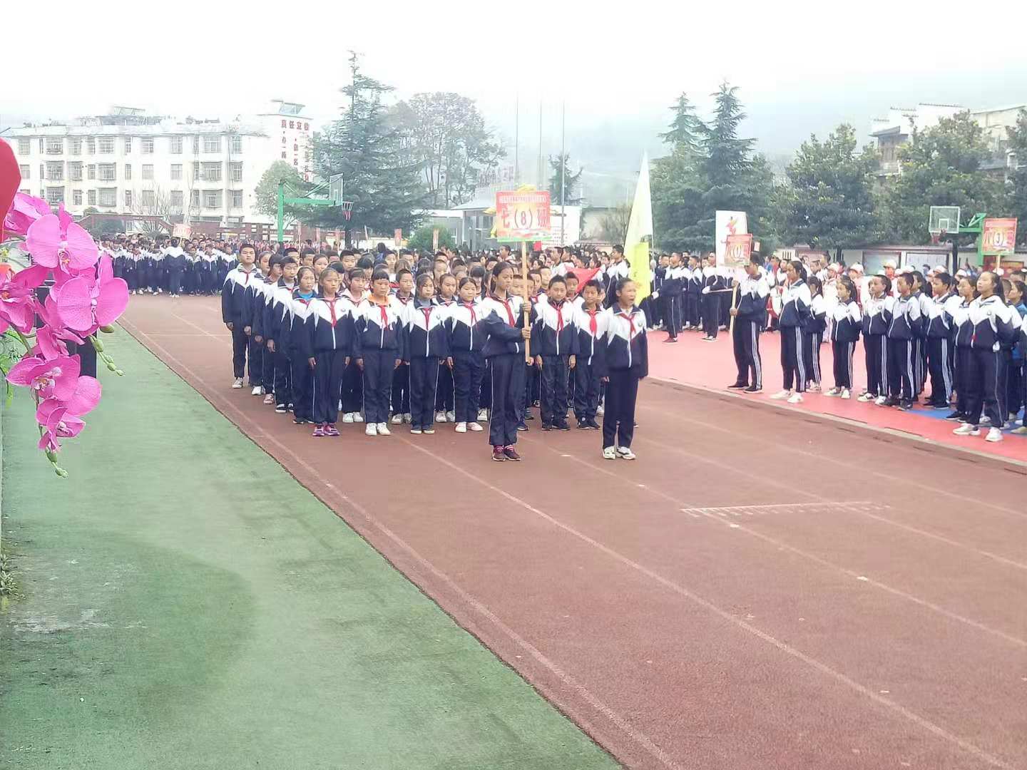 1b2a02d88e6440e0809f1d1fabb60fb1.jpg
