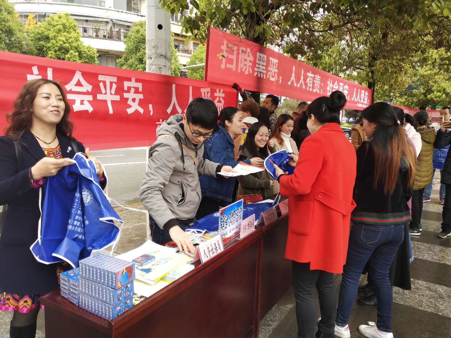 fc104ea6c2cb484b9e749d5620f8db55.jpg