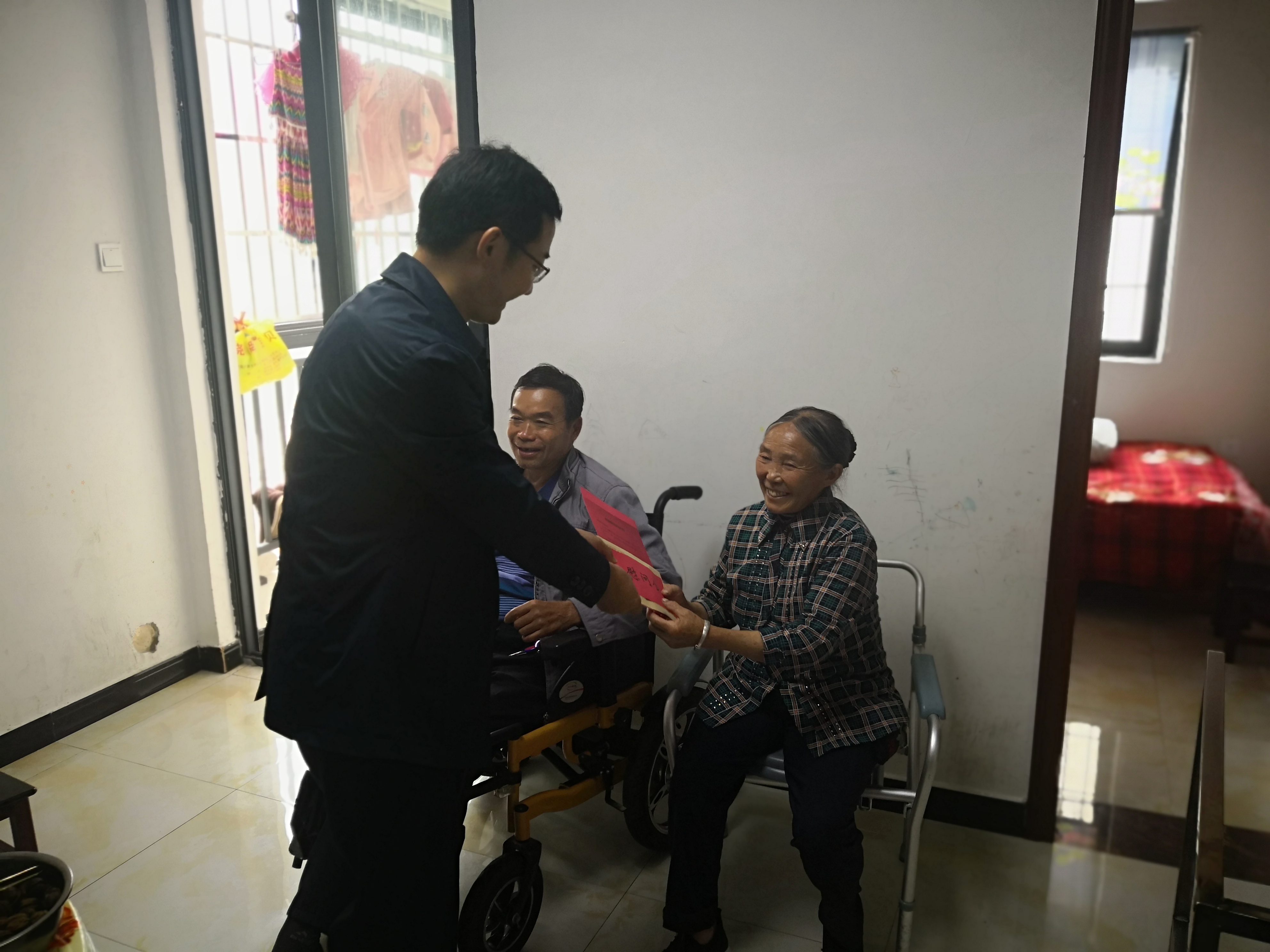ceb9cc339b9d4b7c8a76da51fddd85eb.jpg