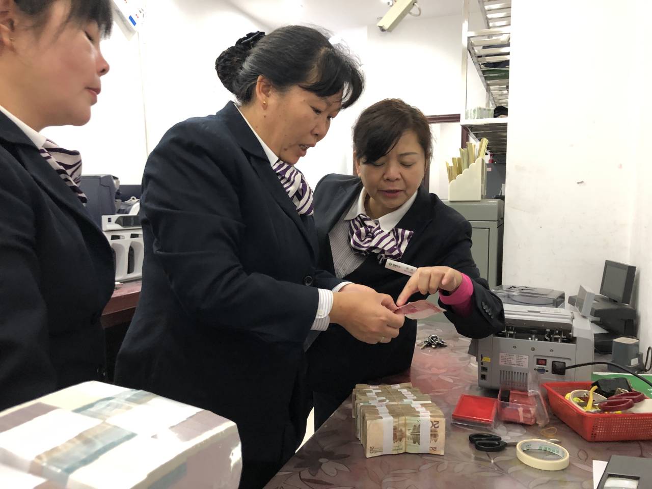 d1edba72ef2f41549dd14233e158f1f7.jpg