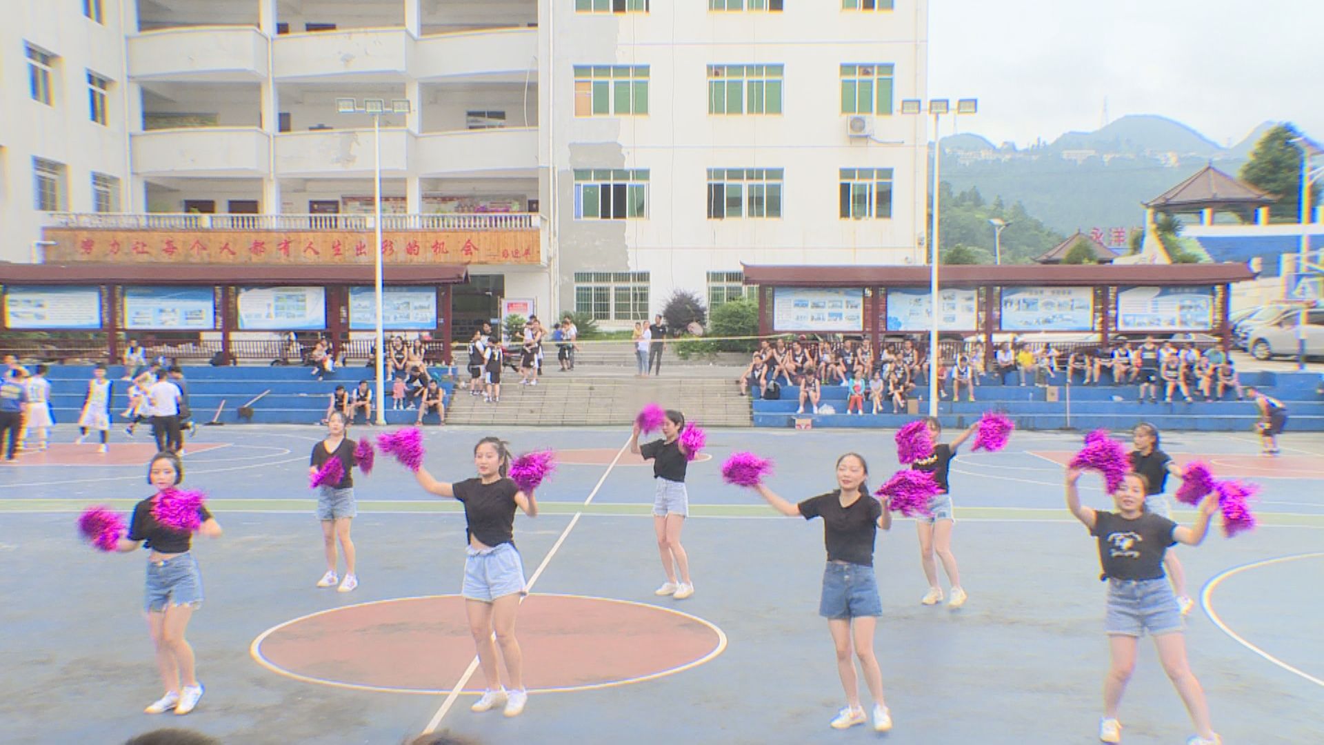 1d081000b1ce405bb3ea56f4cc804cf0.jpg